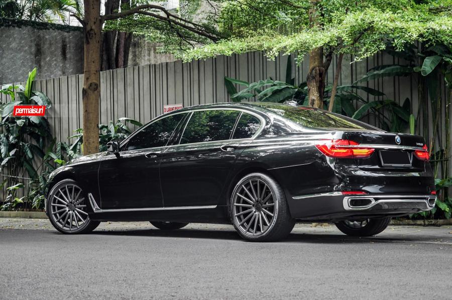  BMW 740Li on Vossen Wheels (VFS2) 2017 года  (фото 8 из 8)
